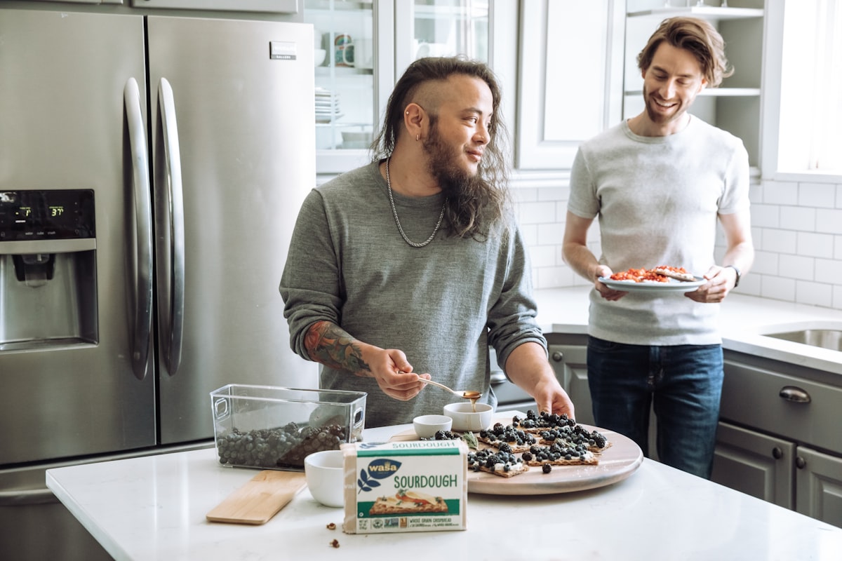 Men's health supplements and natural vitamins